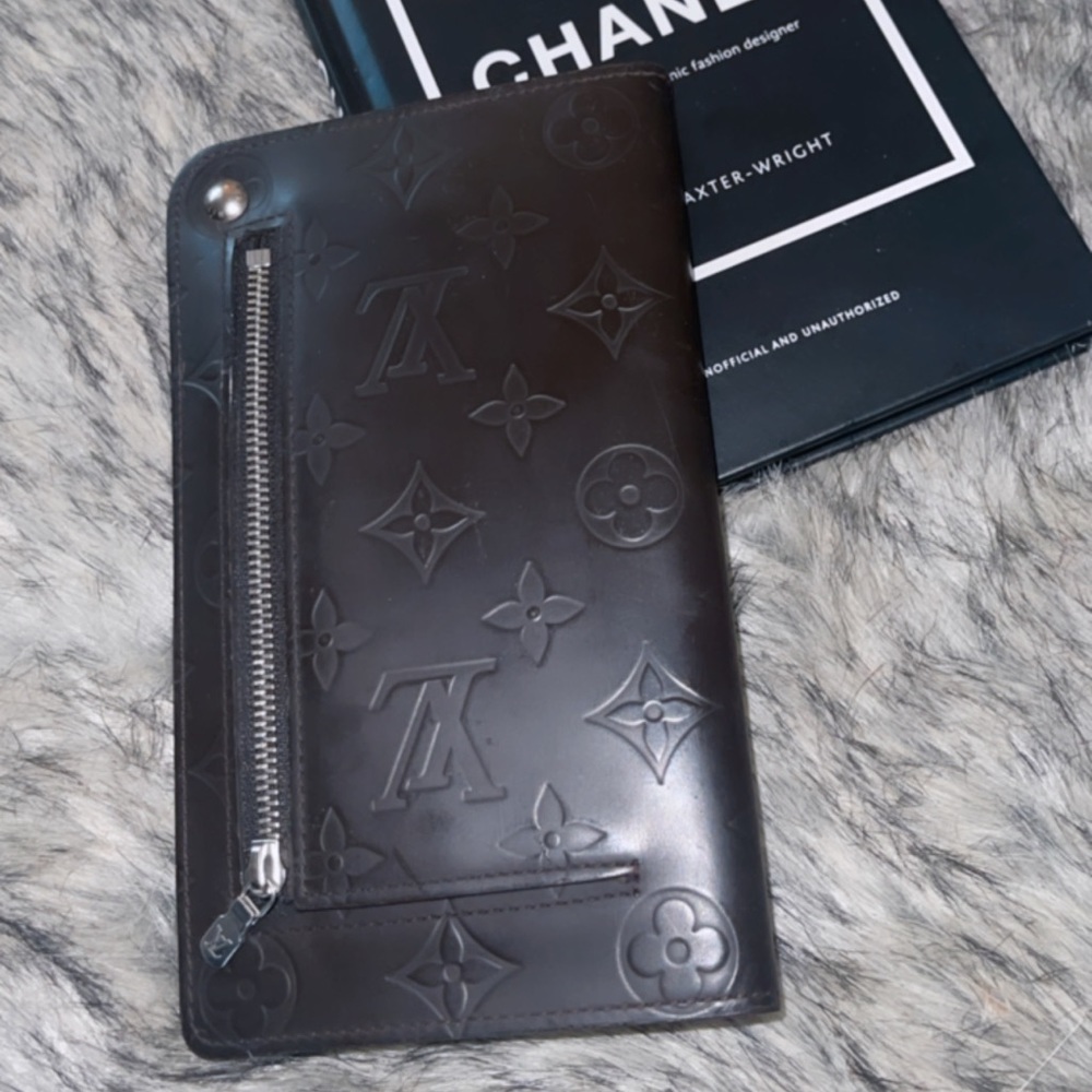 Black Multi Compartment Wallet LV